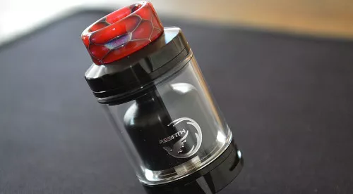 Arvostelu Hellvape Rebirth RTA:sta